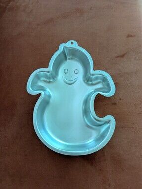 Halloween Smiling Ghost Cake Pan